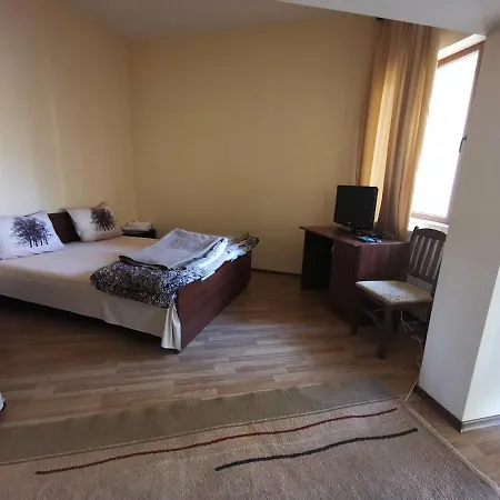 Hotel Piri 2*